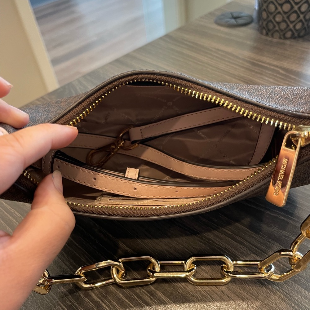 Michael Kors Chain Link Crossbody